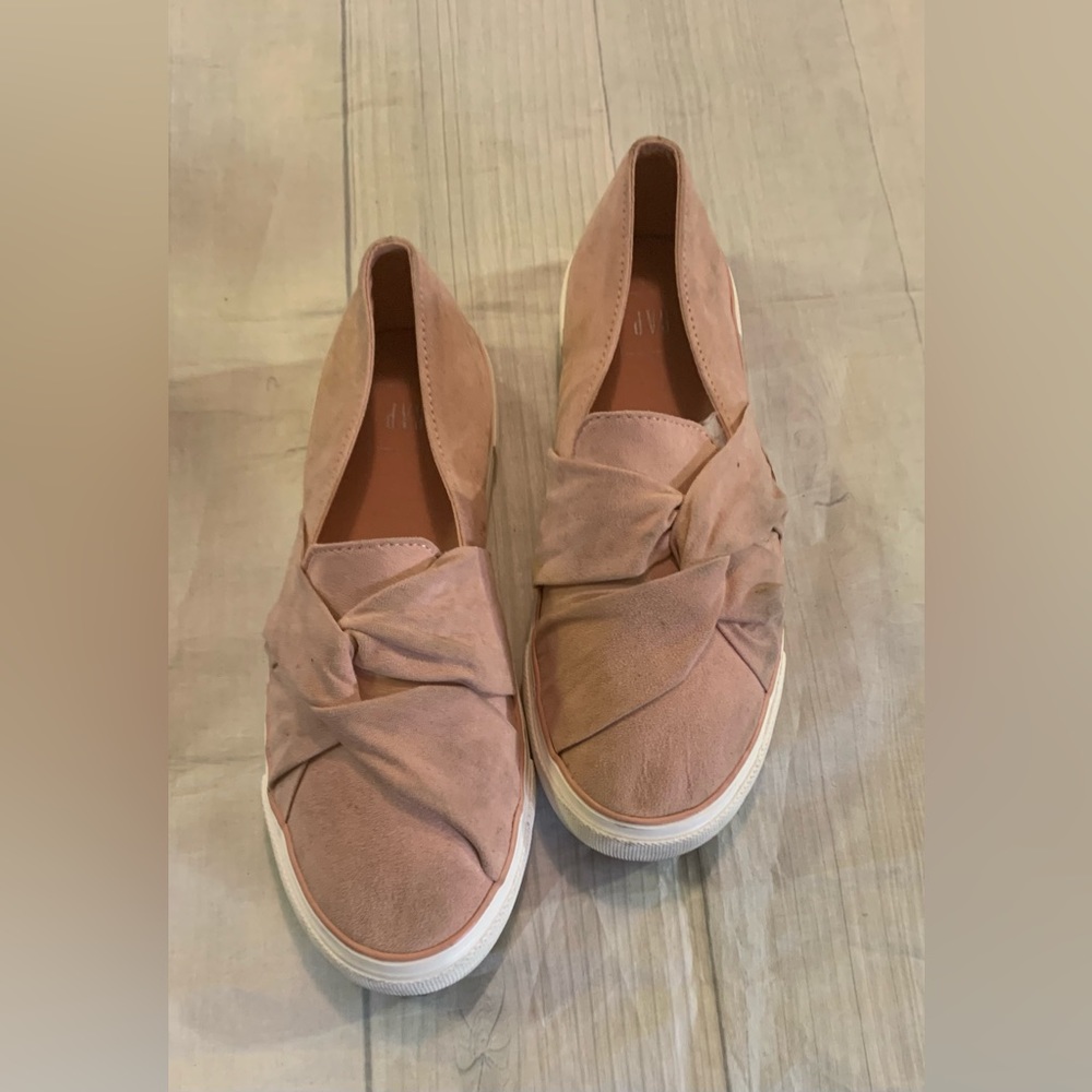 Gap sneakers